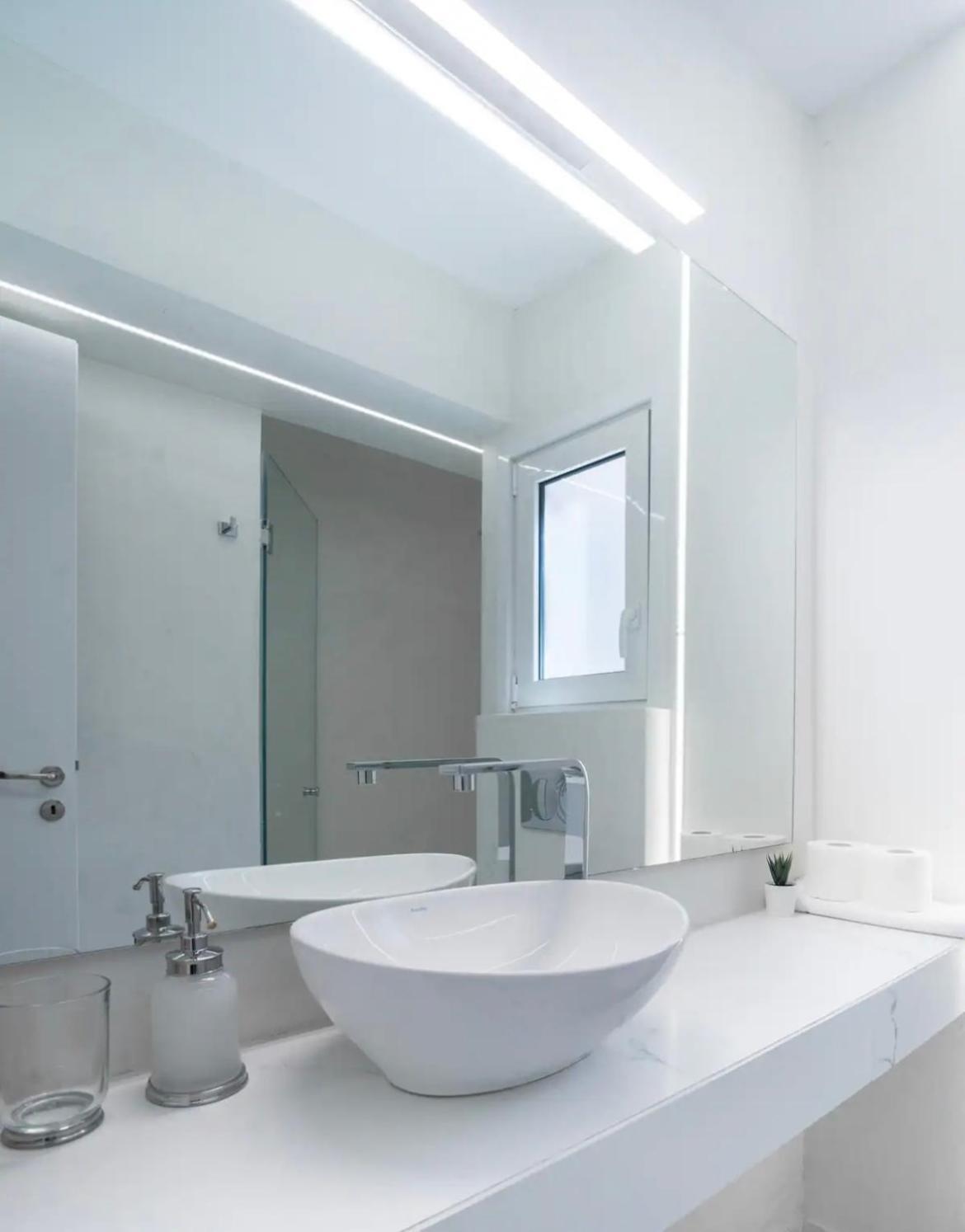 3b Modern Bliss - Greecing