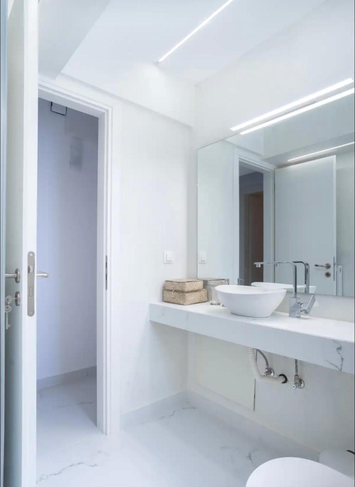 3b Modern Bliss - Greecing *